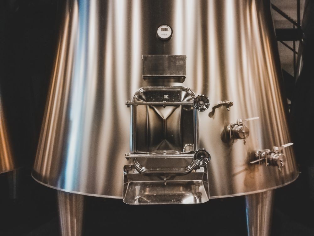 Regular maintenance of stainless steel manways